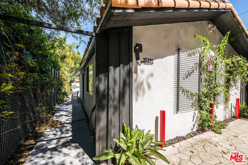15237 Otsego Street Los Angeles, CA 91403
