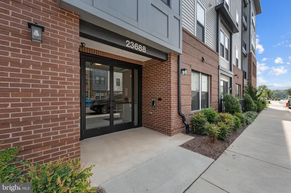 23688 BOLTON CRESCENT TERRACE #304 Ashburn, VA 20148