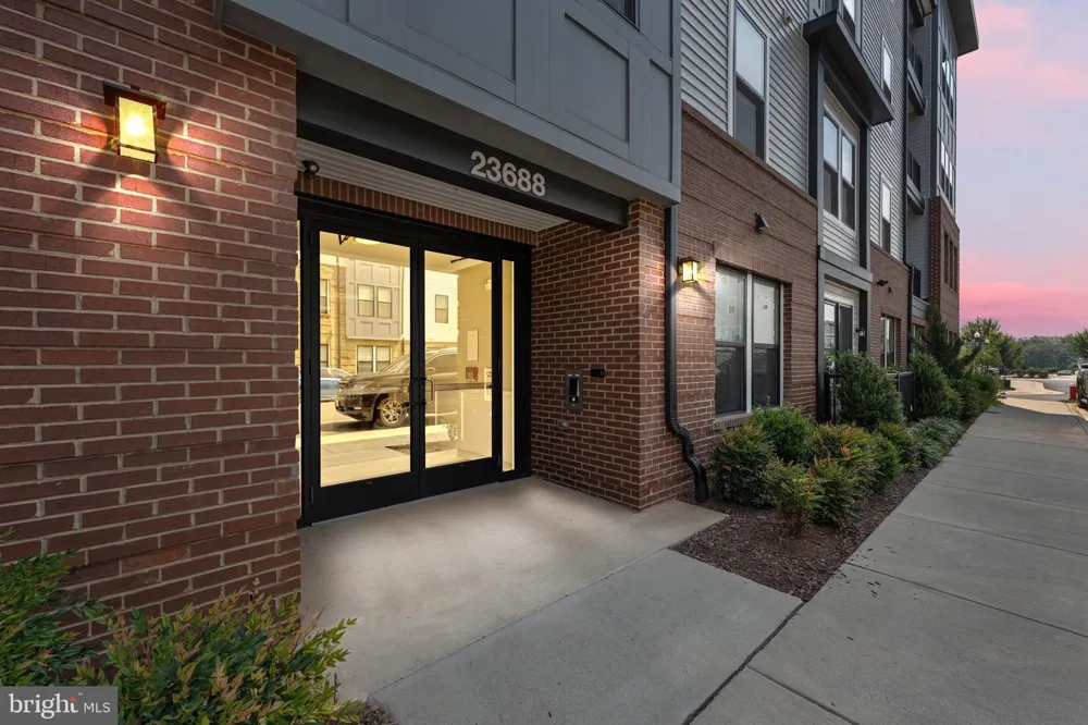 23688 BOLTON CRESCENT TERRACE #304 Ashburn, VA 20148