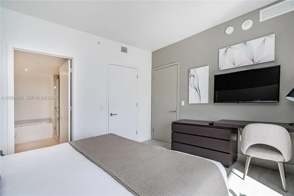 4010 S Ocean Dr #R1609 Hollywood, FL 33019