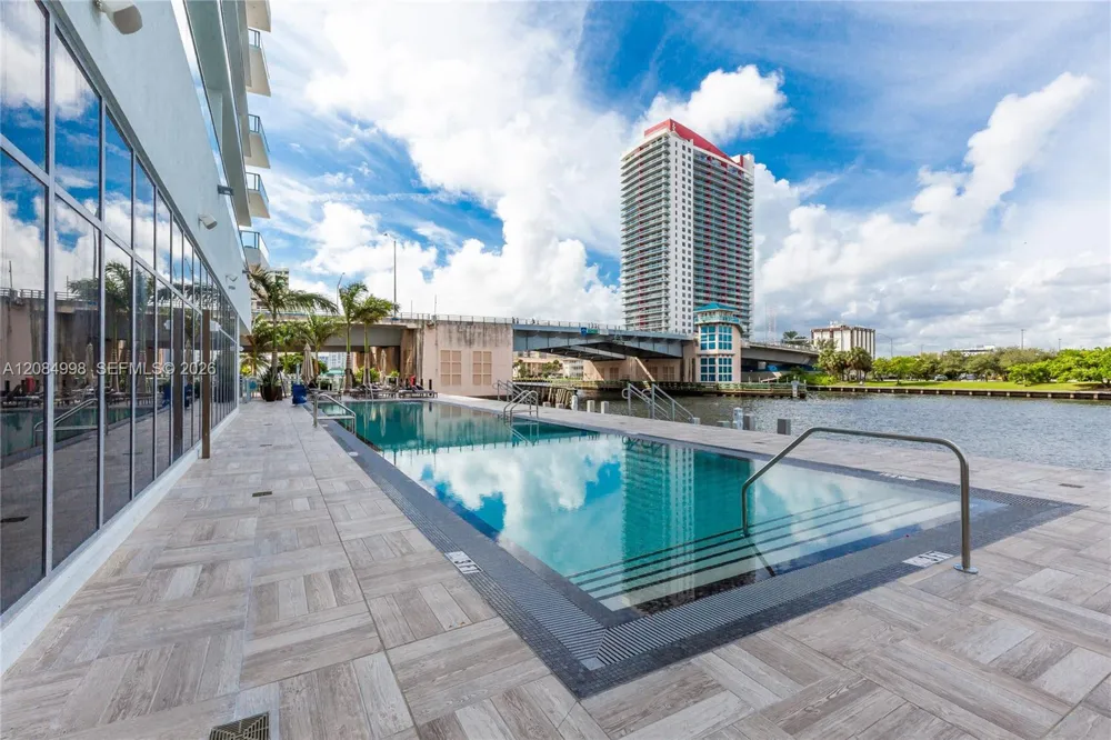 4010 S Ocean Dr #R1609 Hollywood, FL 33019
