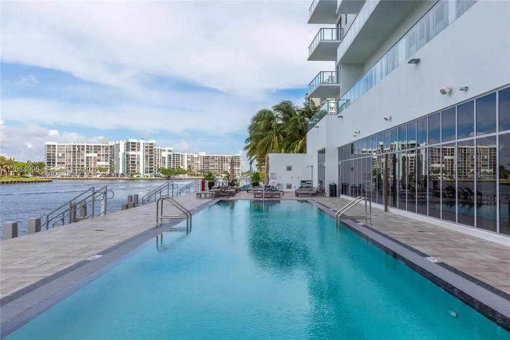 4010 S Ocean Dr #R1609 Hollywood, FL 33019