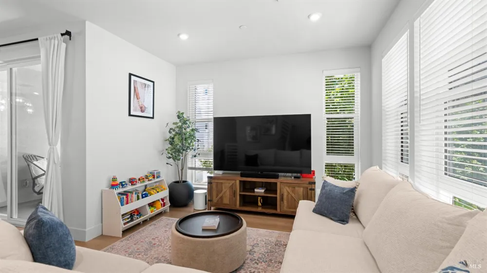 446 Verandah Avenue Novato, CA 94945