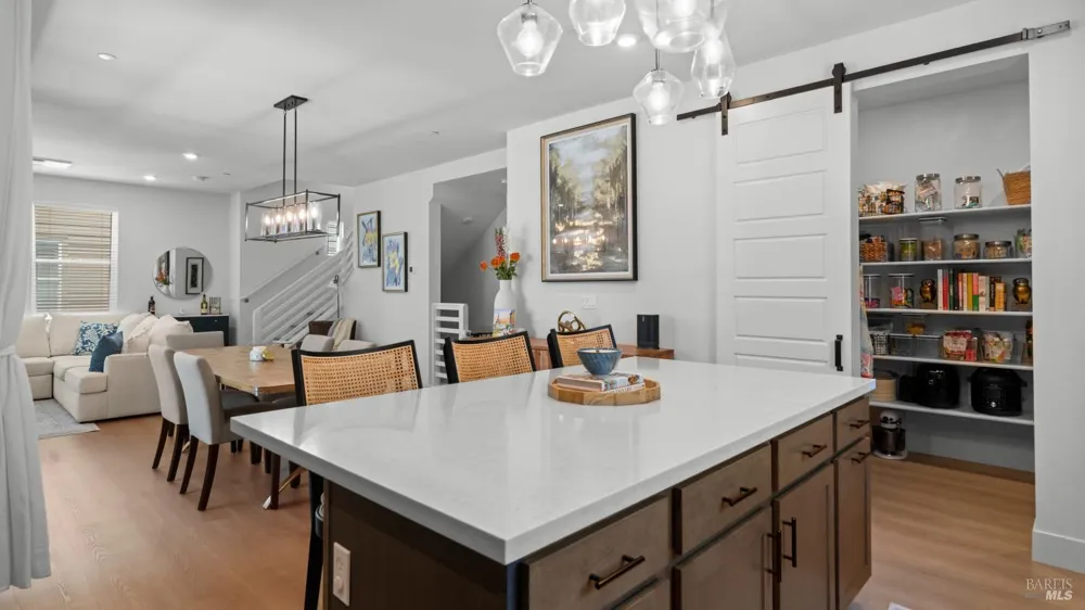 446 Verandah Avenue Novato, CA 94945