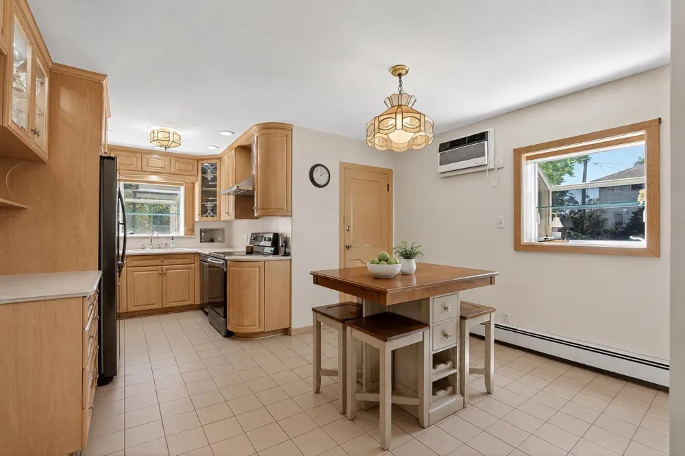 12 EAST 3RD ST Bayonne, NJ 07002