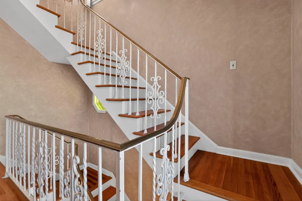 12 EAST 3RD ST Bayonne, NJ 07002