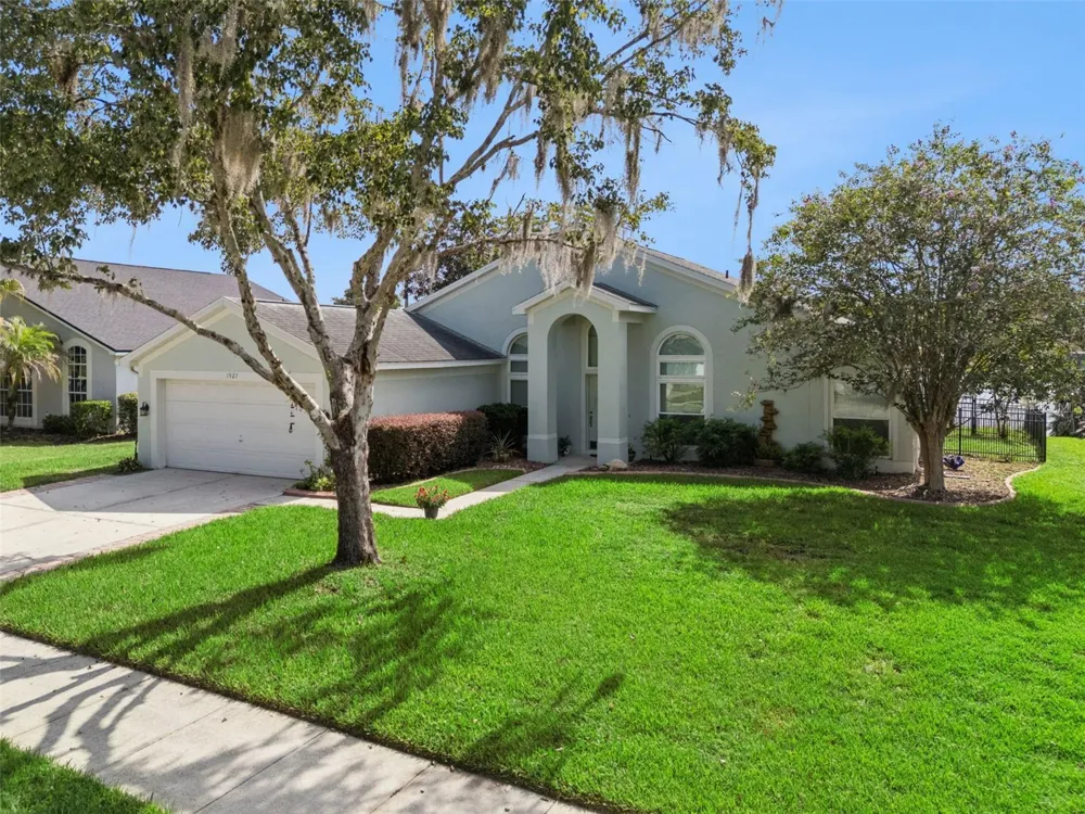 1927 MAGIES COURT Oviedo, FL 32766