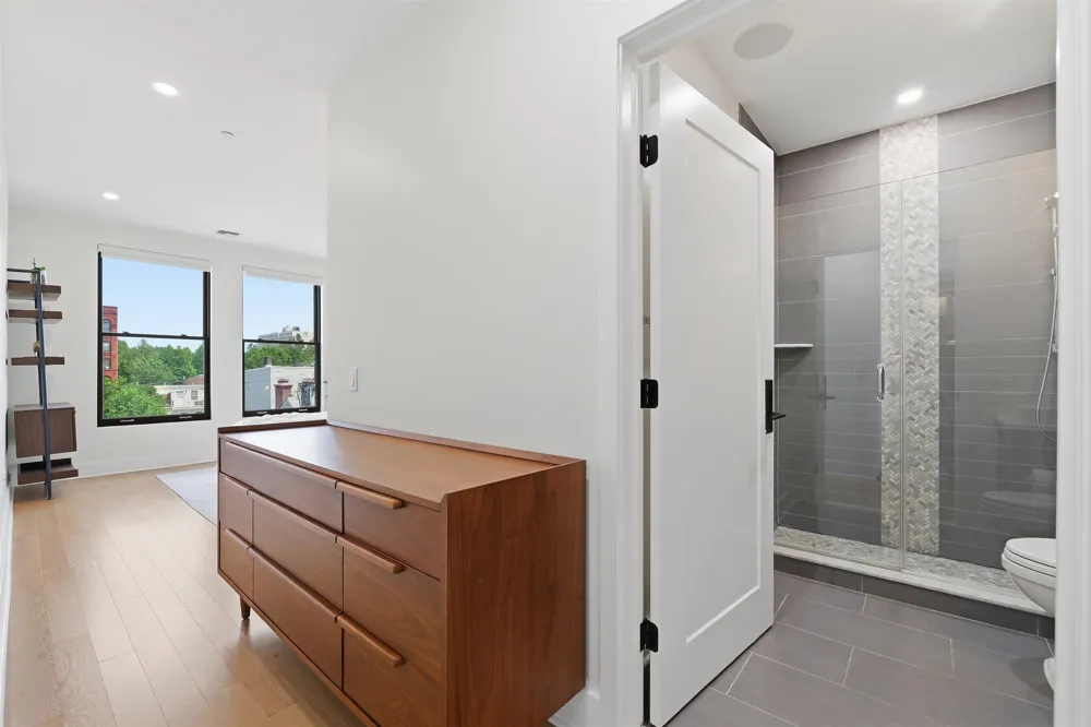 227 4TH ST Jersey City, NJ 07302