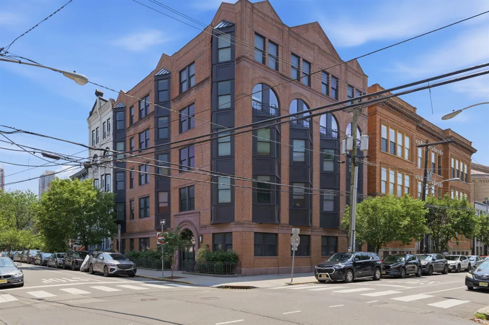 227 4TH ST Jersey City, NJ 07302
