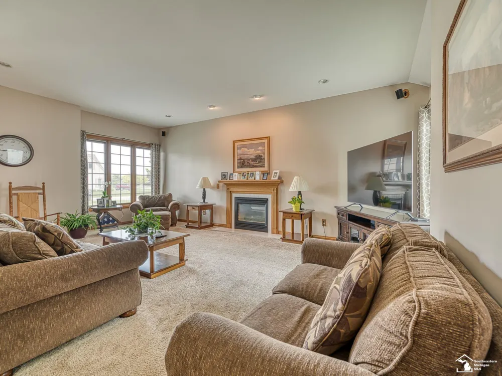 2886 E Country Lane Frenchtown Township, MI 48162