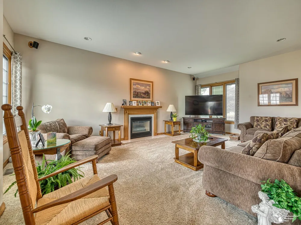 2886 E Country Lane Frenchtown Township, MI 48162