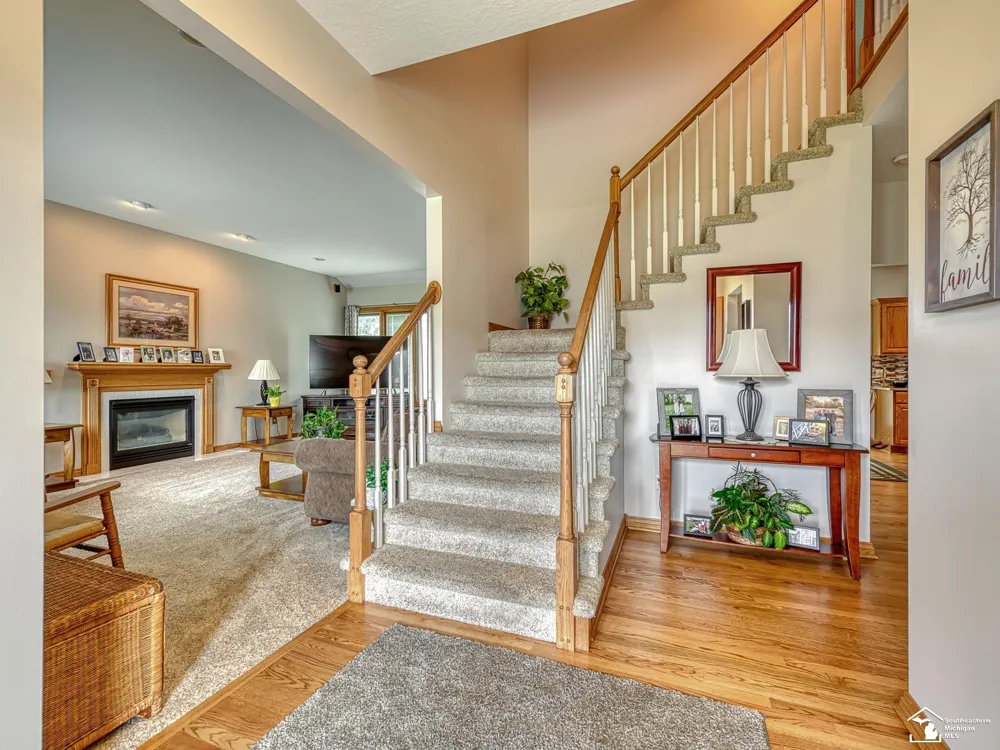 2886 E Country Lane Frenchtown Township, MI 48162