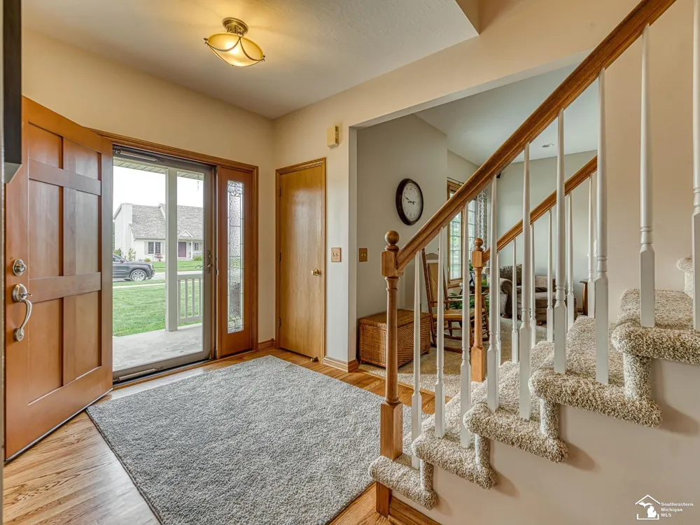 2886 E Country Lane Frenchtown Township, MI 48162