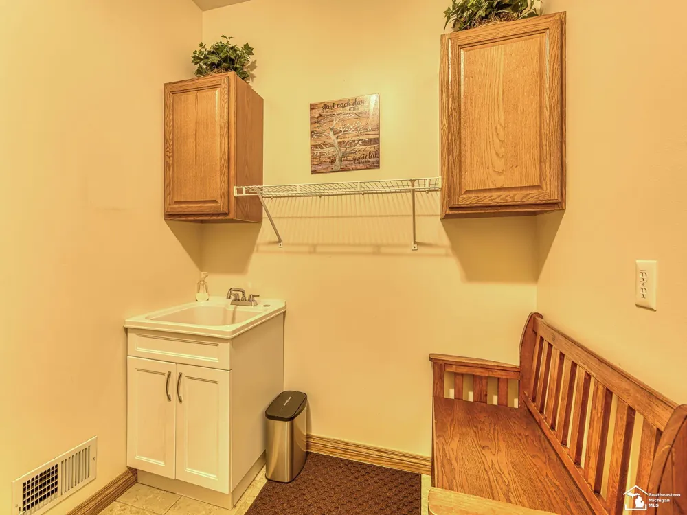 2886 E Country Lane Frenchtown Township, MI 48162