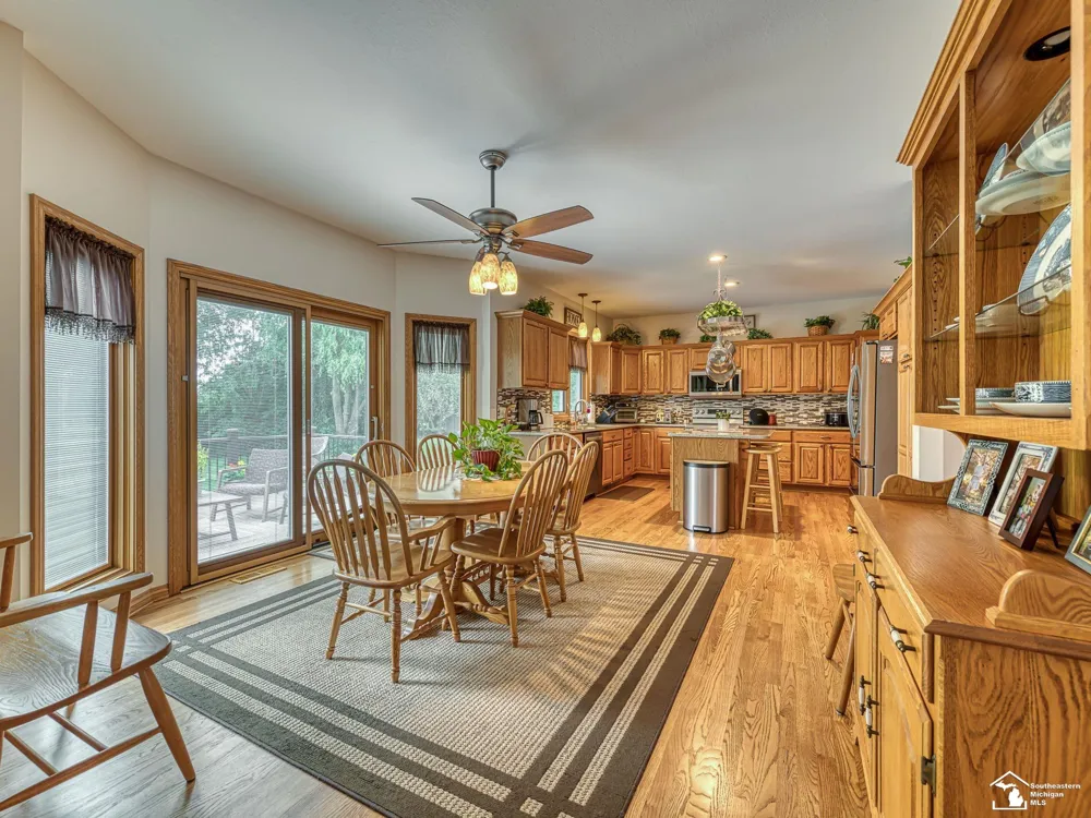 2886 E Country Lane Frenchtown Township, MI 48162