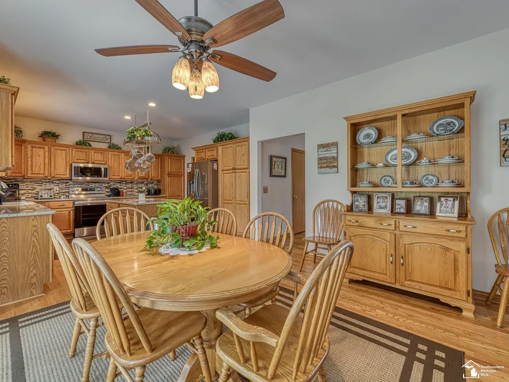 2886 E Country Lane Frenchtown Township, MI 48162