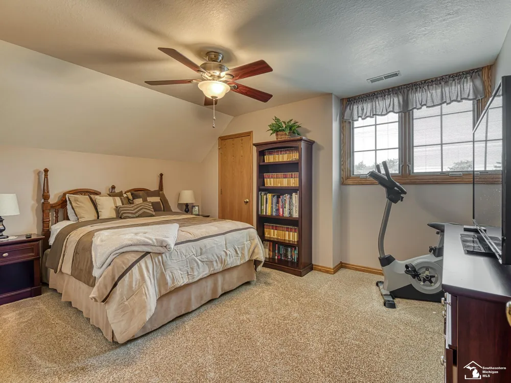 2886 E Country Lane Frenchtown Township, MI 48162