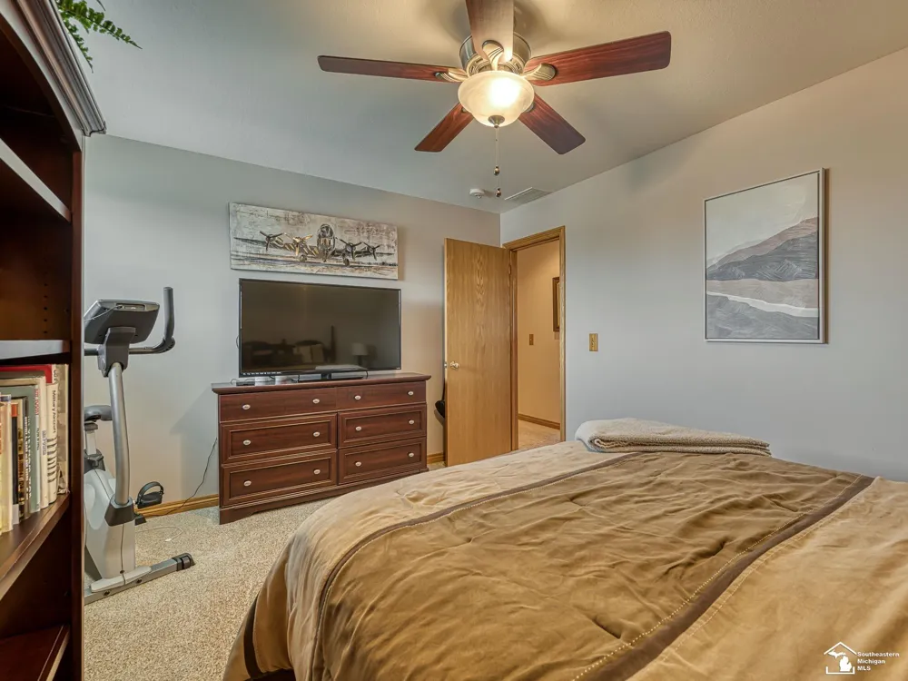 2886 E Country Lane Frenchtown Township, MI 48162
