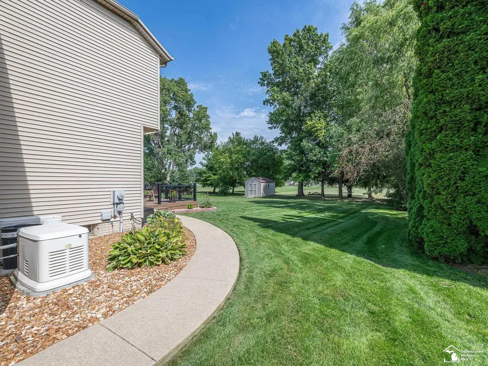 2886 E Country Lane Frenchtown Township, MI 48162