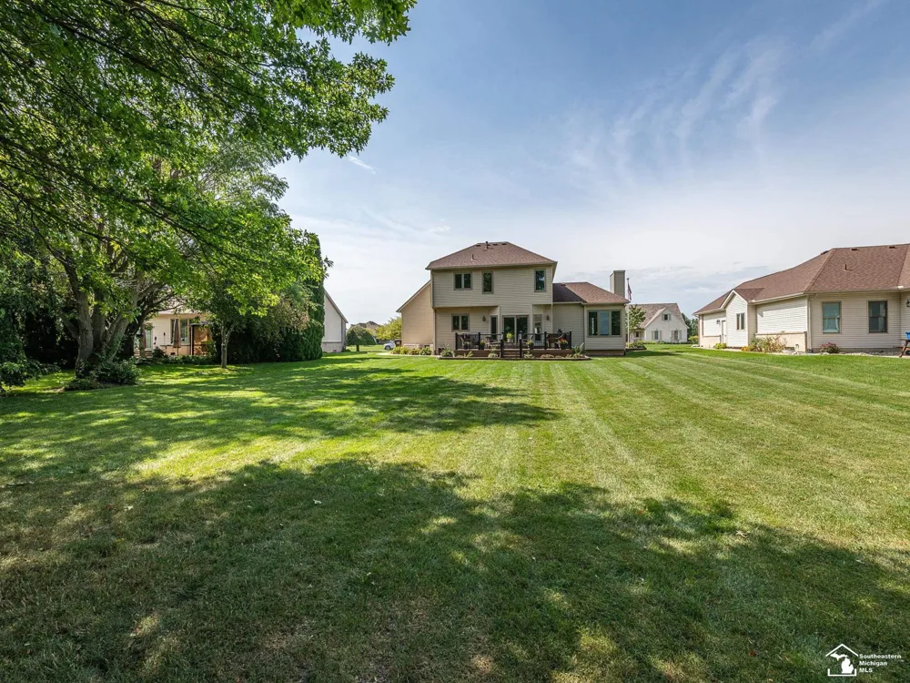 2886 E Country Lane Frenchtown Township, MI 48162
