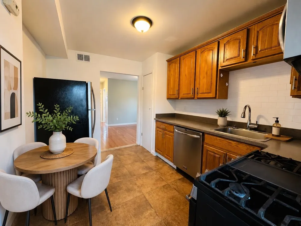 13 WEST 51ST ST Bayonne, NJ 07002