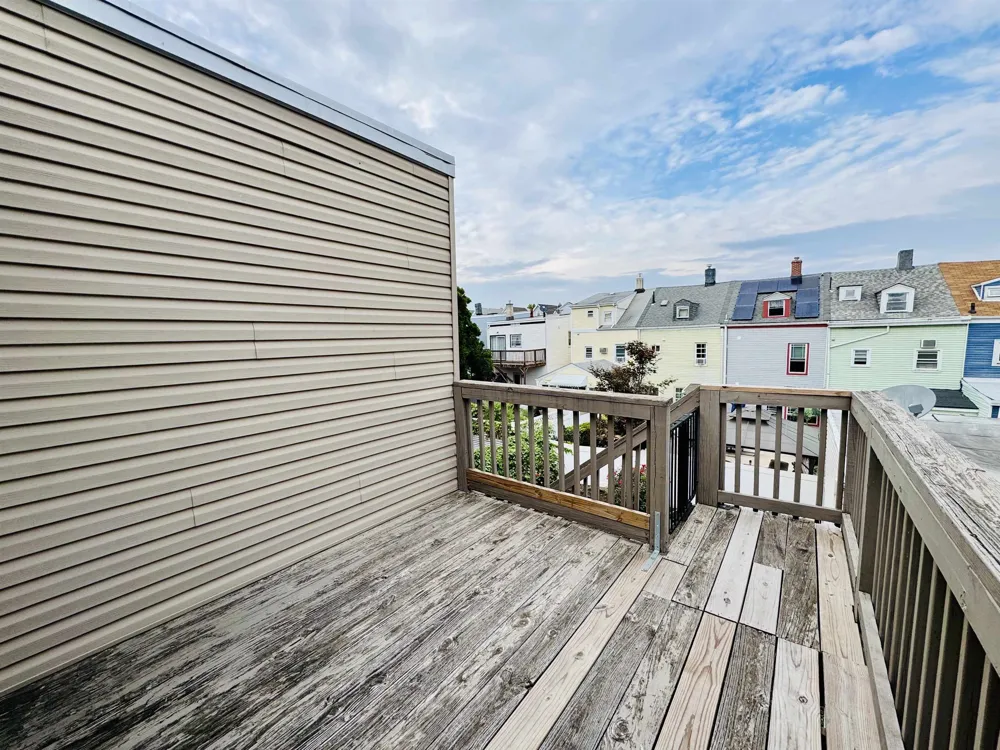 13 WEST 51ST ST Bayonne, NJ 07002