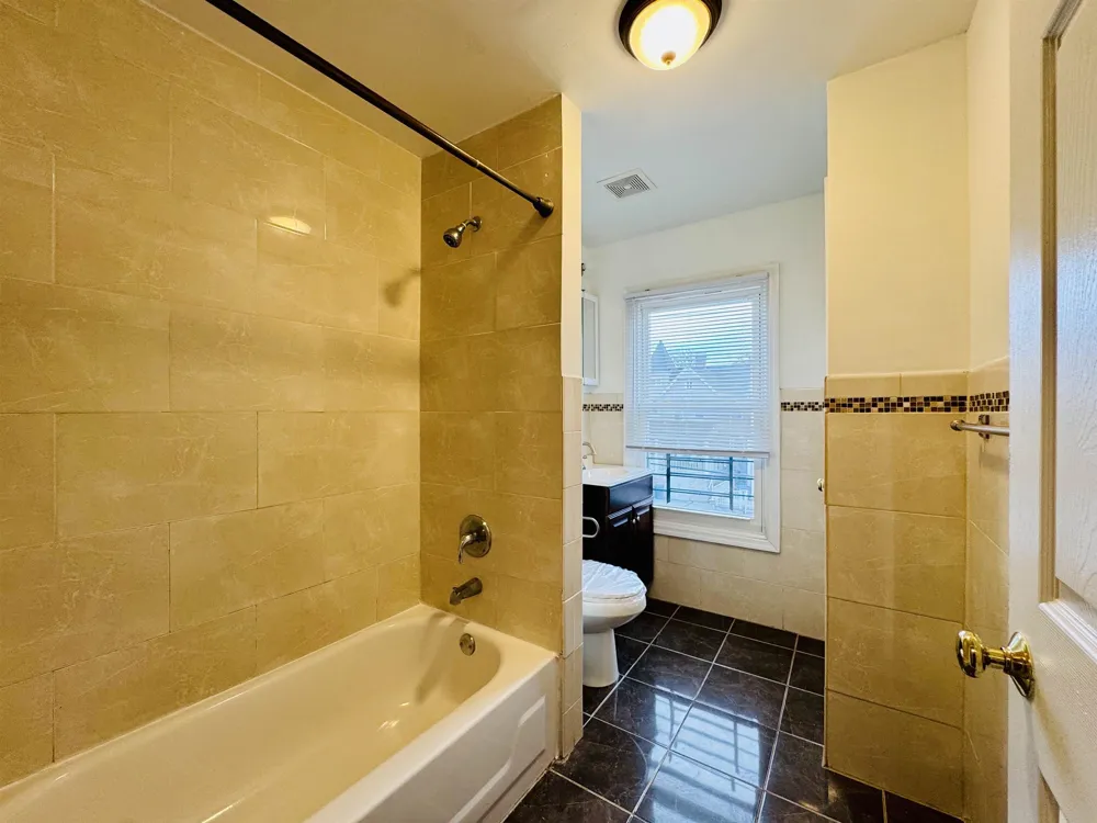 13 WEST 51ST ST Bayonne, NJ 07002