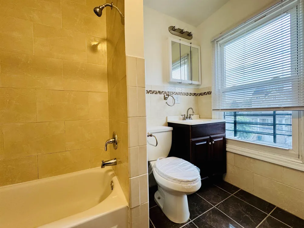 13 WEST 51ST ST Bayonne, NJ 07002