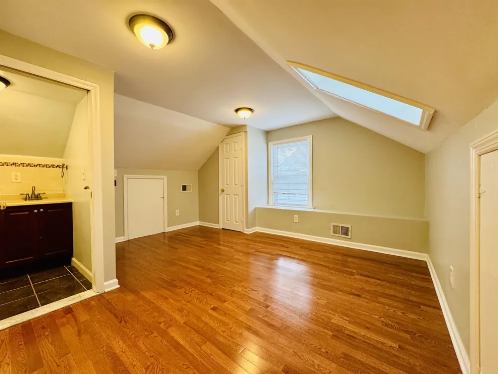13 WEST 51ST ST Bayonne, NJ 07002