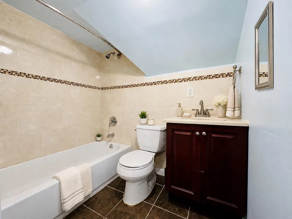 13 WEST 51ST ST Bayonne, NJ 07002