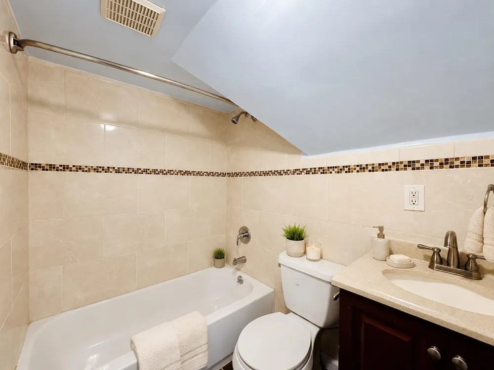 13 WEST 51ST ST Bayonne, NJ 07002