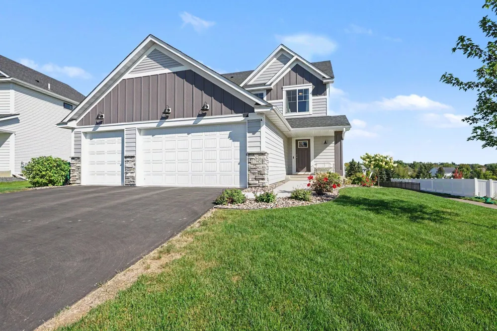 17945 Hidden Creek Trail Lakeville, MN 55044