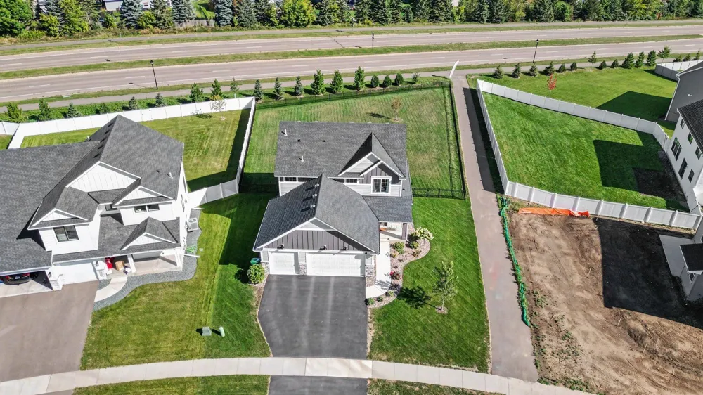 17945 Hidden Creek Trail Lakeville, MN 55044