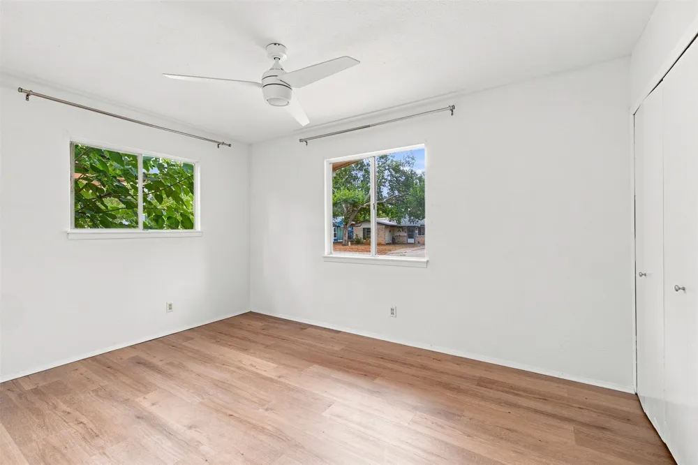 4908 Gladeview Drive Austin, TX 78745