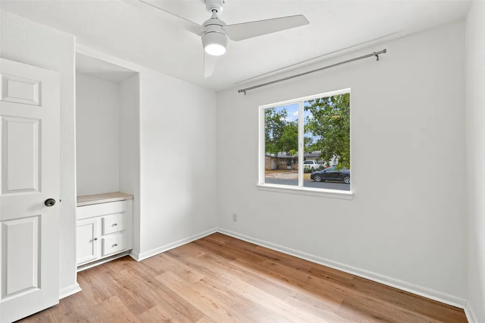 4908 Gladeview Drive Austin, TX 78745