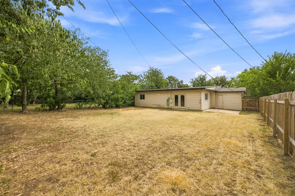 4908 Gladeview Drive Austin, TX 78745