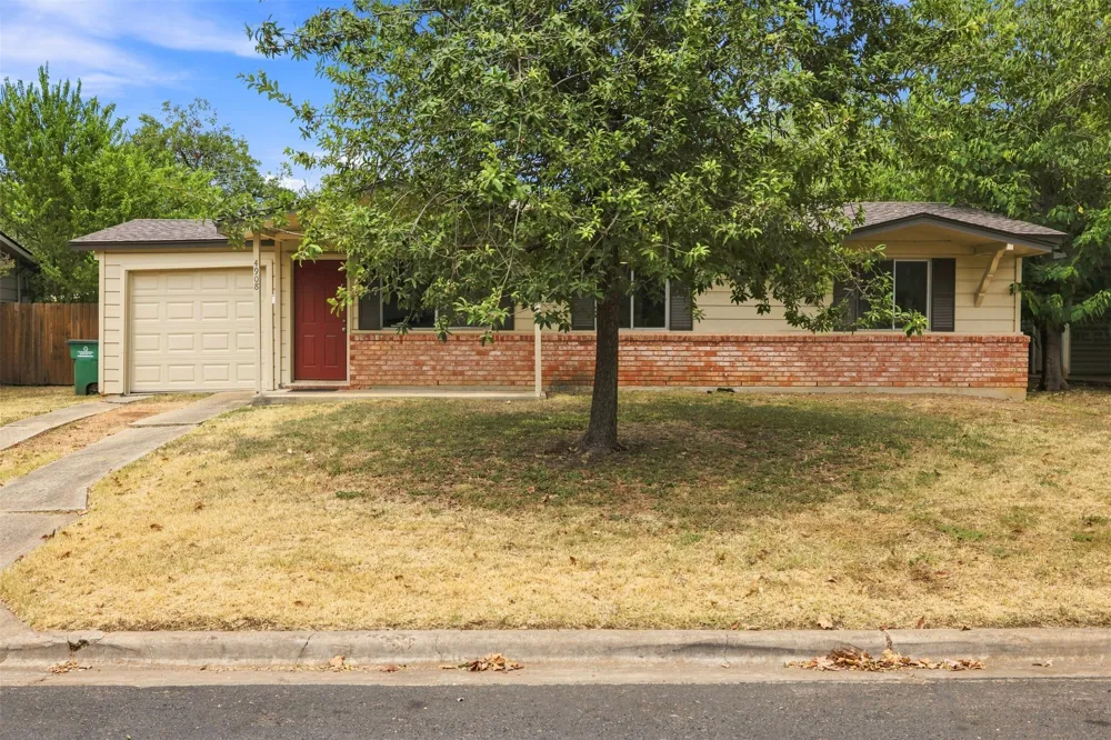 4908 Gladeview Drive Austin, TX 78745
