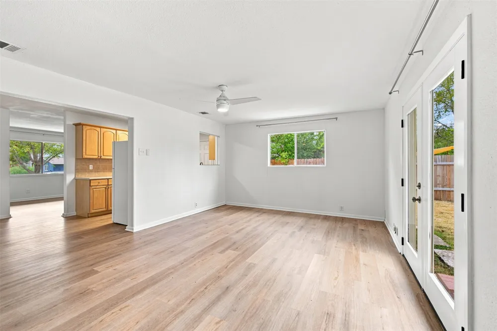 4908 Gladeview Drive Austin, TX 78745