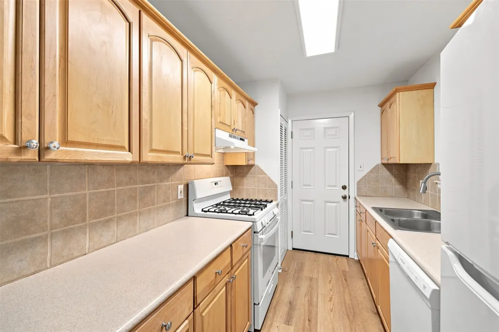 4908 Gladeview Drive Austin, TX 78745