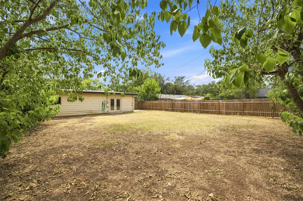 4908 Gladeview Drive Austin, TX 78745