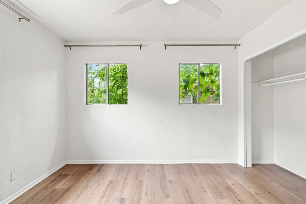 4908 Gladeview Drive Austin, TX 78745