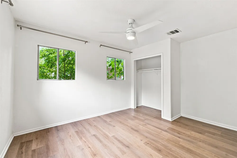 4908 Gladeview Drive Austin, TX 78745