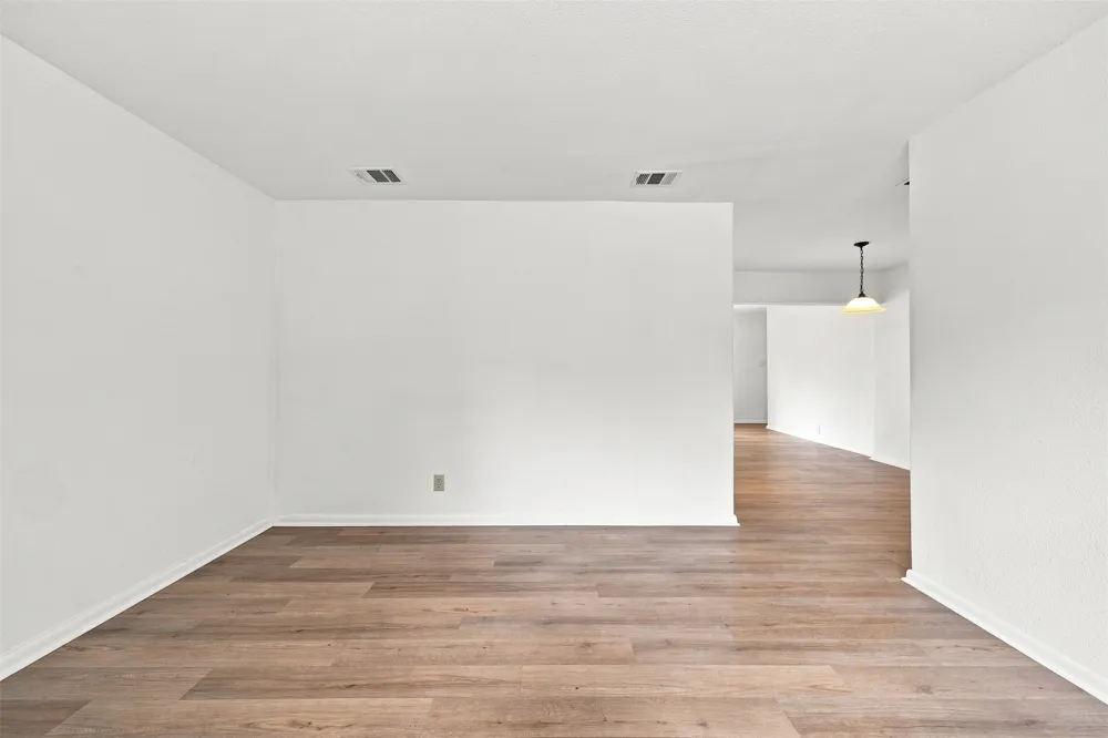 4908 Gladeview Drive Austin, TX 78745