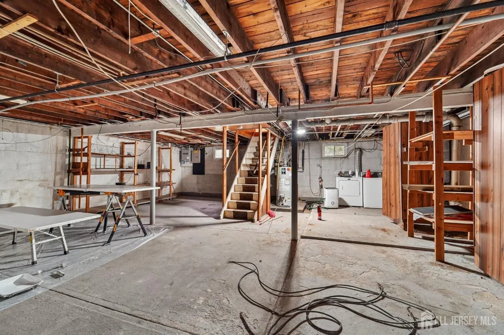 108 Park Way Edison, NJ 08817