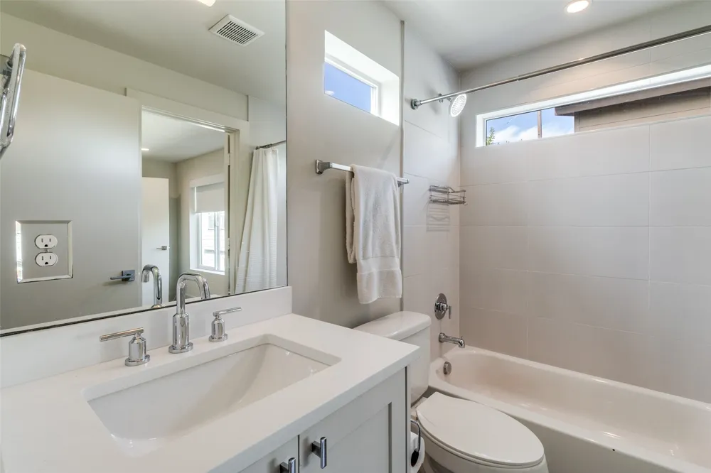 5907 Lindell Avenue #A Dallas, TX 75206