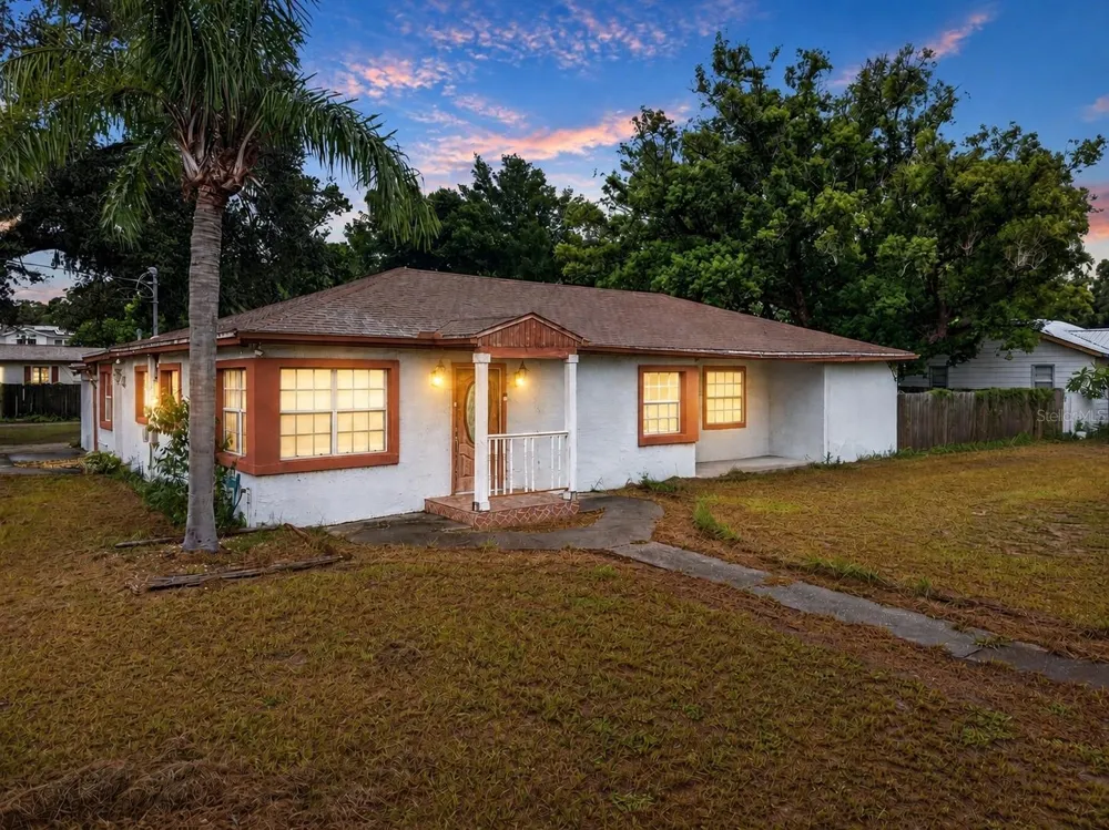 1302 E SLIGH AVENUE Tampa, FL 33604