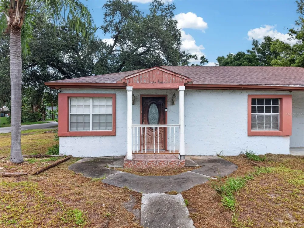 1302 E SLIGH AVENUE Tampa, FL 33604