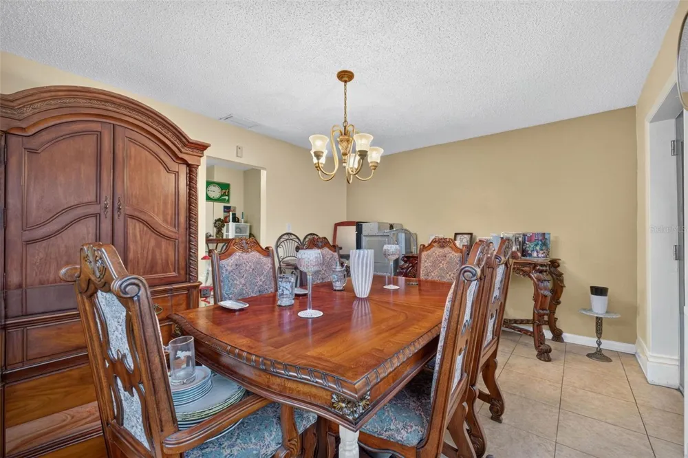 1302 E SLIGH AVENUE Tampa, FL 33604