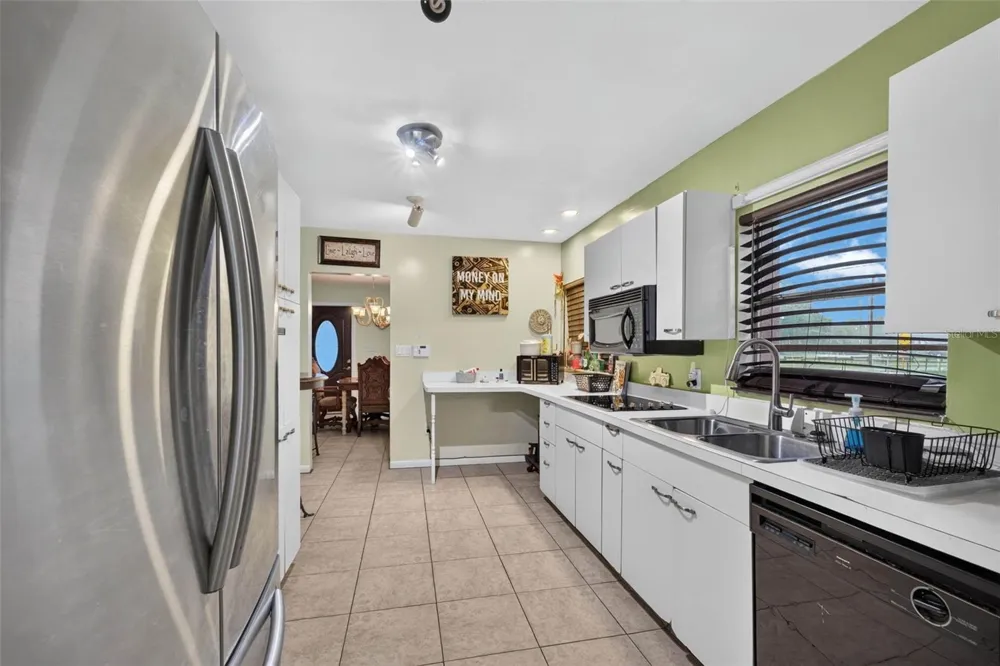 1302 E SLIGH AVENUE Tampa, FL 33604