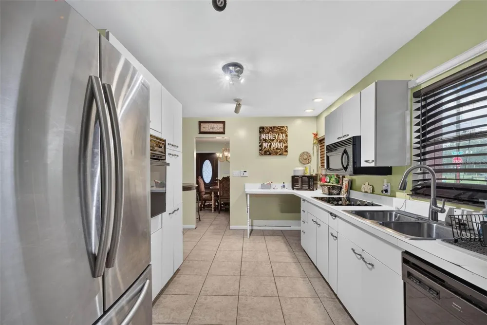 1302 E SLIGH AVENUE Tampa, FL 33604